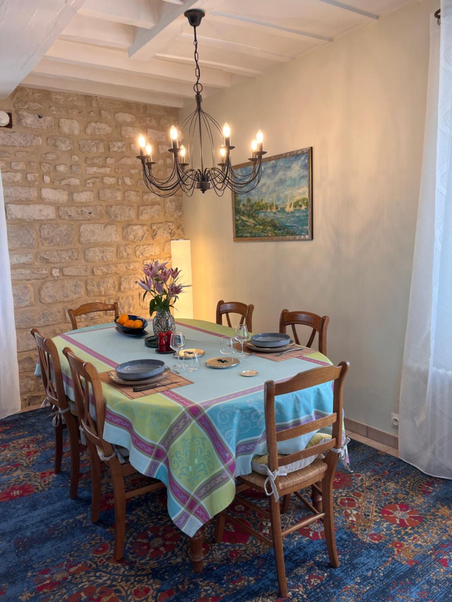 Le Clos Des Vignes Bed & Breakfast Notre-Dame-de-l'Isle ภายนอก รูปภาพ